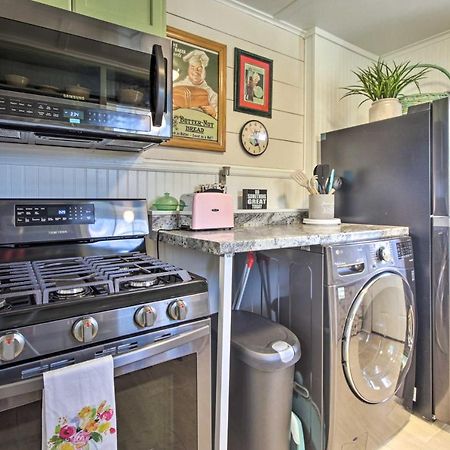 Charming Country Cottage, Walk To Main Street! Tomball Zewnętrze zdjęcie